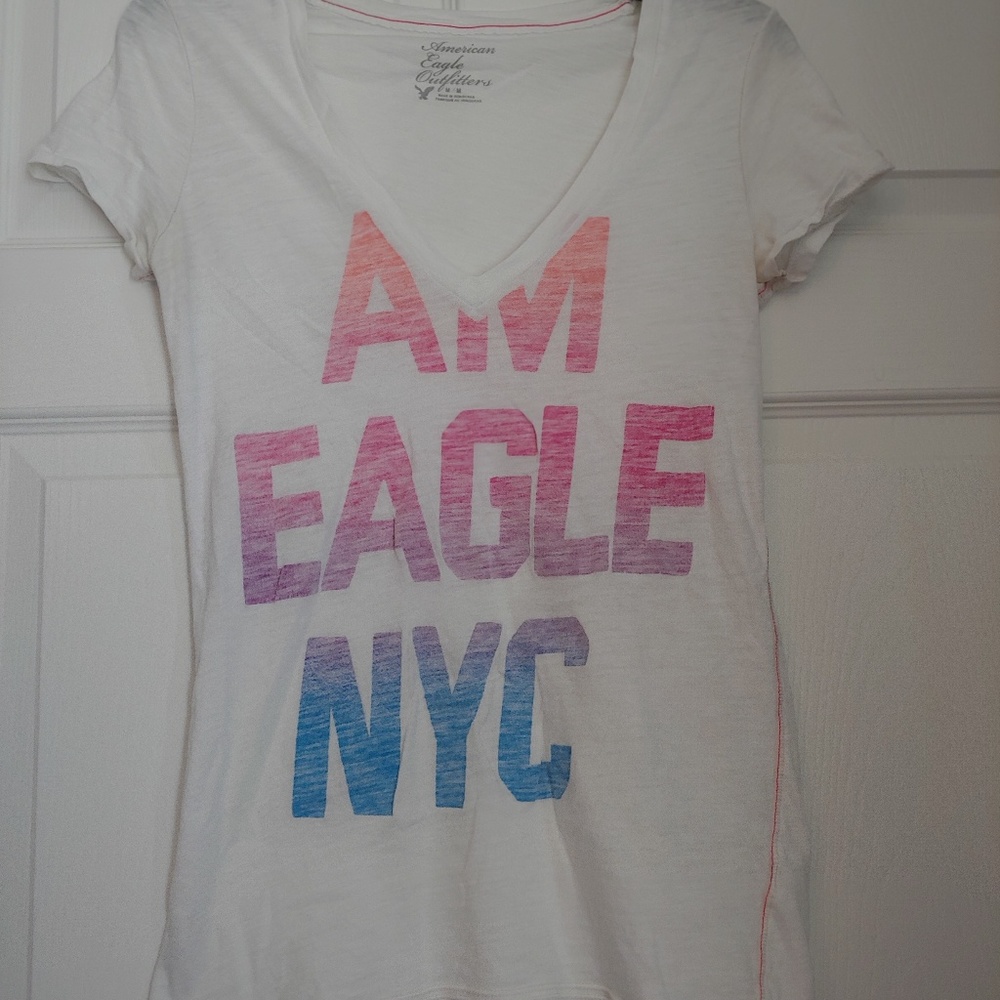 American Eagle v neck
